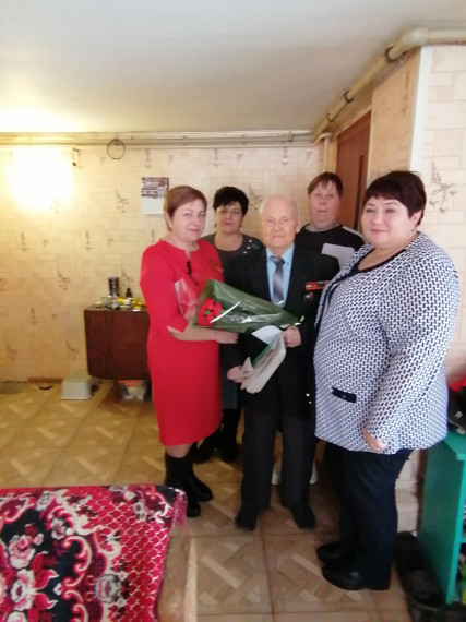 Поздравление ветерана. Поздравление ветерана.